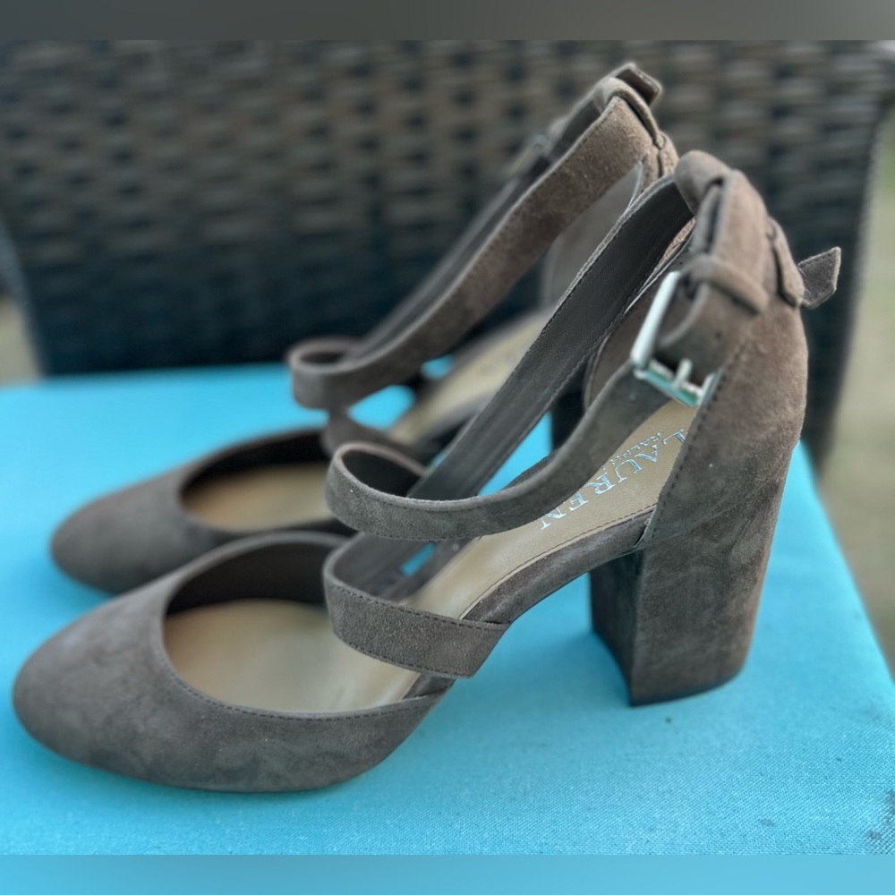 Ralph Lauren suede shoes- chunky heel-size 9 - Picture 3 of 4